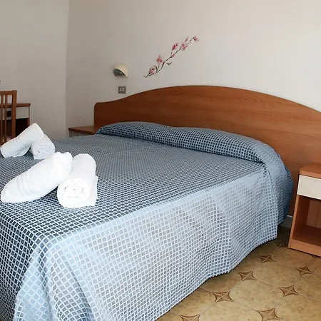 ホテル Ancora ベラーリア・イジェア・マリーナ